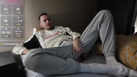 Snapshot of dondeeros chatting on 12.29.24 dondeeros online show from 12.29.24