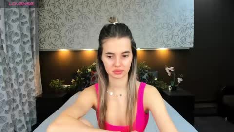 Snapshot of donnaaa_evans chatting on 12.20.24 Donna On GMT2 Mon-Fri 3-9 AM online show from 12.20.24