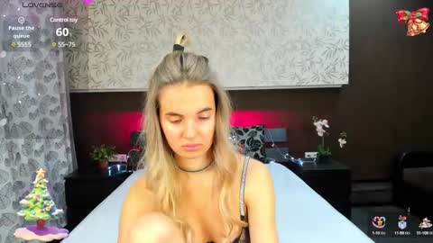 Snapshot of donnaaa_evans chatting on 01.12.25 Donna On GMT2 Mon-Fri 3-9 AM online show from 01.12.25