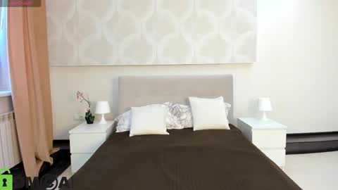 Donna On GMT2 Mon-Fri 3-9 AM online show from 04.20.26