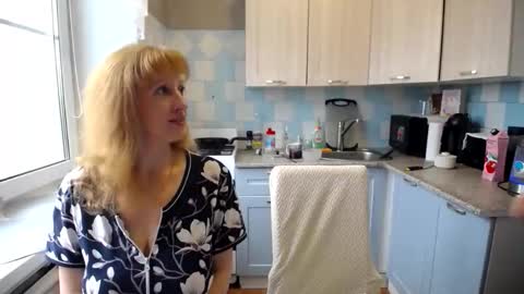 Snapshot of donnalimadonna chatting on 10.02.25 Tatiana 43 curvy sexy body and Joanna redhead 39 years online show from 10.02.25