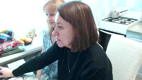 DonnaMagdalena online show from 11.11.25