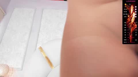 Paula DiazGMT-5 0730 - 1400 online show from 10.13.25