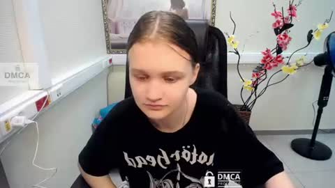 Snapshot of donnasia chatting on 07.16.26 Sia online show from 07.16.26