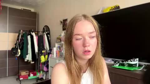 Snapshot of donnettesaborio chatting on 06.14.26 Haley online show from 06.14.26
