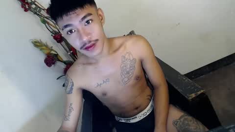 Snapshot of donnie_on_cum chatting on 02.26.26 donnie online show from 02.26.26