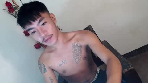 Snapshot of donnie_on_cum chatting on 03.04.26 donnie online show from 03.04.26