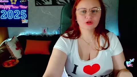 Snapshot of doraross chatting on 01.11.25 Dora online show from 01.11.25