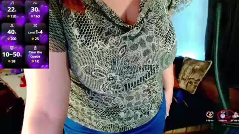 Snapshot of doraross chatting on 03.06.25 Dora online show from 03.06.25