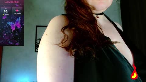 Snapshot of doraross chatting on 09.27.25 Dora online show from 09.27.25