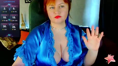 Snapshot of doraross chatting on 11.09.25 Dora online show from 11.09.25