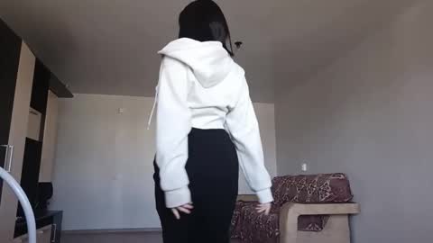 Jacqueline online show from 03.04.26