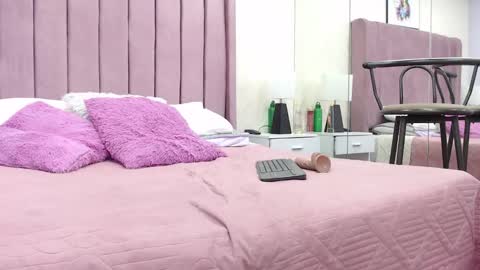 Anny online show from 09.20.25