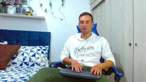 Snapshot of dorian_h chatting on 06.03.26 dorian_h online show from 06.03.26