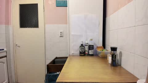 Snapshot of doriancretu95 chatting on 12.01.24 menu below online show from 12.01.24