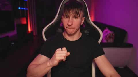 Dorian Reyes online show from 11.16.25