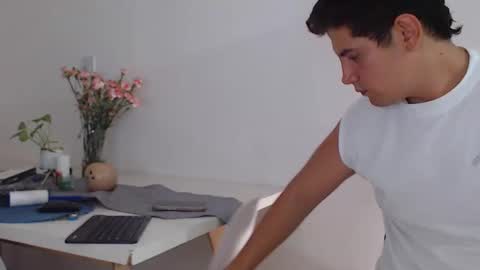 Snapshot of doriansalvatore chatting on 04.13.26 Dorian Salvatore online show from 04.13.26