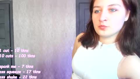 Snapshot of doris_coy_ chatting on 10.01.25 Doris online show from 10.01.25