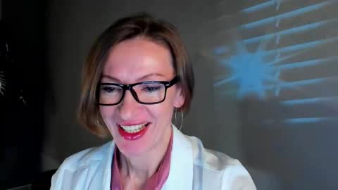 Snapshot of dorothy_meyer chatting on 01.25.25 Dorothy Next stream on Monday at 3am-9am online show from 01.25.25