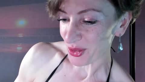Snapshot of dorothy_meyer chatting on 05.18.26 Dorothy Next stream on Monday at 3am-9am online show from 05.18.26