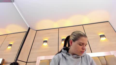  DOROTHY online show from 01.06.26