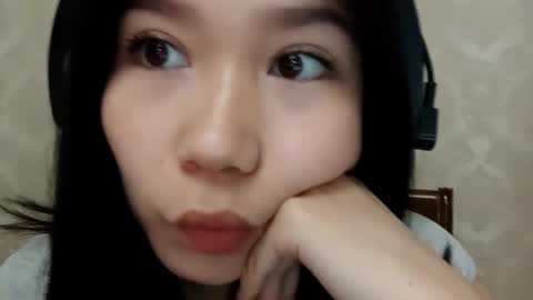 Snapshot of dorothygreene chatting on 10.08.25 YuKi  online show from 10.08.25