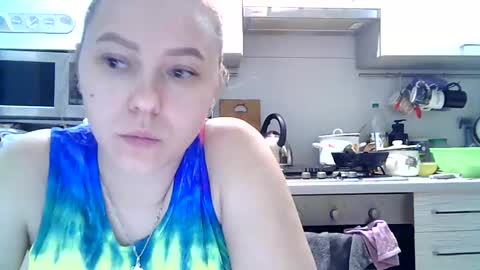 Snapshot of dorrie_ann chatting on 12.27.24 Dorrie Ann online show from 12.27.24