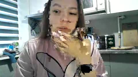 Snapshot of dorrie_ann chatting on 10.20.25 Dorrie Ann online show from 10.20.25