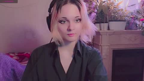 Angie online show from 11.10.25