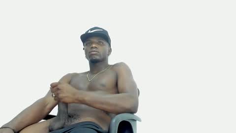 DOUGLAS online show from 10.04.25