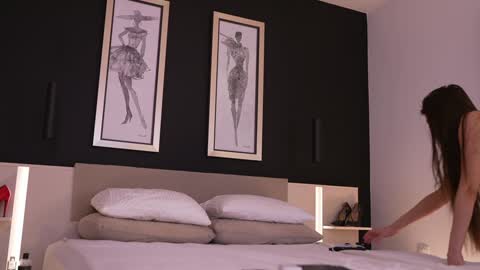    .         . online show from 01.05.25