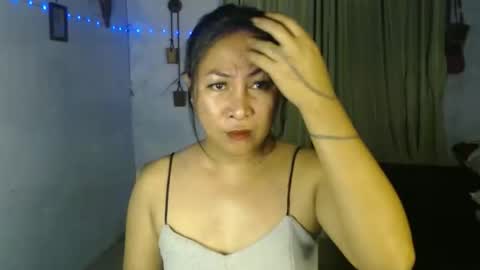 doyouwantme143 online show from 10.14.25