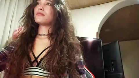 Snapshot of draculina69 chatting on 12.12.24 draculina69 online show from 12.12.24