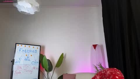 Lisbeth Salander online show from 01.13.26