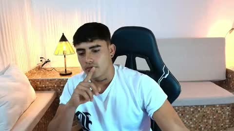 Snapshot of drakee_wolf chatting on 06.08.26 Drake online show from 06.08.26