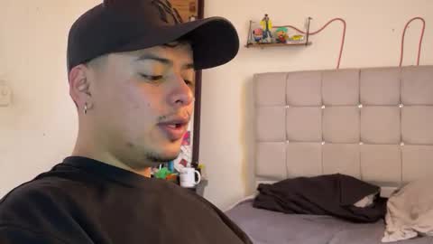 Snapshot of drakenn_ chatting on 05.19.26 drakeeee online show from 05.19.26