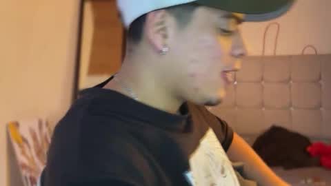 Snapshot of drakenn_ chatting on 05.28.26 drakeeee online show from 05.28.26