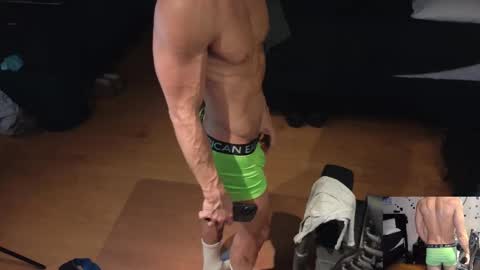 Snapshot of drakeoc chatting on 12.14.24 drakeoc online show from 12.14.24