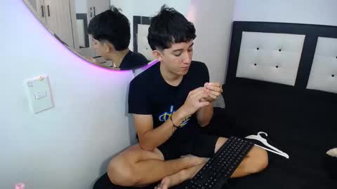 -- nicolle and jhon -- online show from 11.04.25