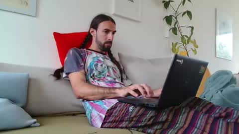 Snapshot of dread1990 chatting on 05.08.26 new profile Aircum99 online show from 05.08.26