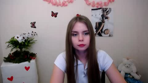 Snapshot of dream_mari chatting on 04.21.26 Mari online show from 04.21.26