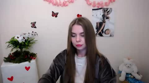 Snapshot of dream_mari chatting on 04.22.26 Mari online show from 04.22.26
