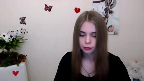 Snapshot of dream_mari chatting on 04.27.26 Mari online show from 04.27.26