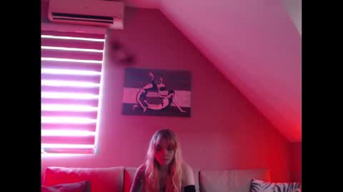 A girl online show from 02.25.25