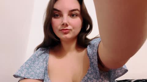 Snapshot of dreamyblushfairy chatting on 12.01.24 Mila online show from 12.01.24