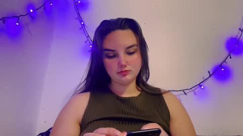 Snapshot of dreamyblushfairy chatting on 12.05.24 Mila online show from 12.05.24