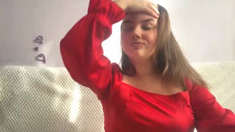 Snapshot of dreamyblushfairy chatting on 03.10.25 Mila online show from 03.10.25