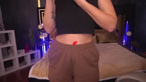 Lina online show from 01.17.25