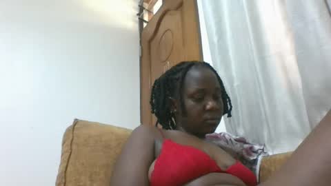 Snapshot of dreamylyne chatting on 09.30.25 MERCY online show from 09.30.25