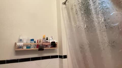 RIRI OR DREAMY online show from 03.17.26